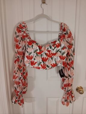 SHEIN Red and Cream Floral Puff-Sleeve Crop Top